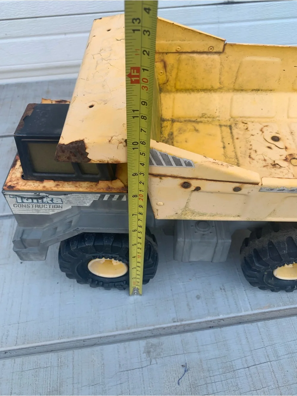 Vintage 1999 Mighty Tonka Dump Truck Model 768 Pressed Steel XMB-975